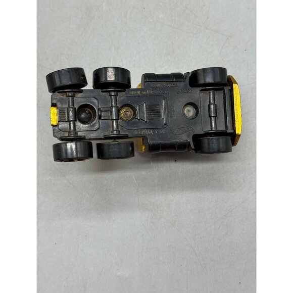 Hot Wheels Green & Gold Die-Cast Demolition Derby Truck With Black & Orange Whee - Picture 6 of 7